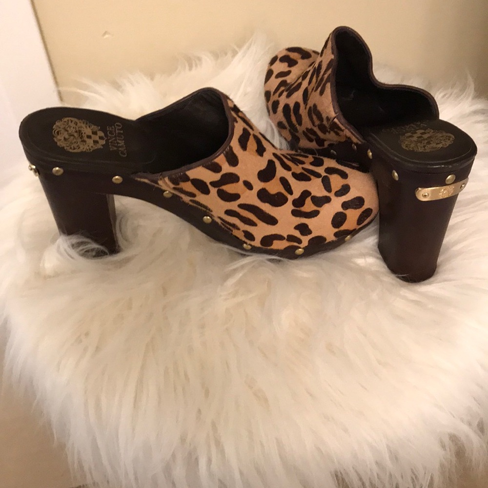 Vince Camuto leopard clog sz 9.5. Heel 3 inch